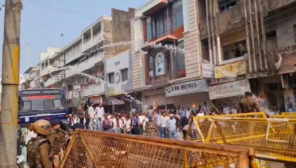 Indore News: इंदौर में सियासी रण:-भाजपा-कांग्रेस कार्यकर्ताओं में खूनी संघर्ष
