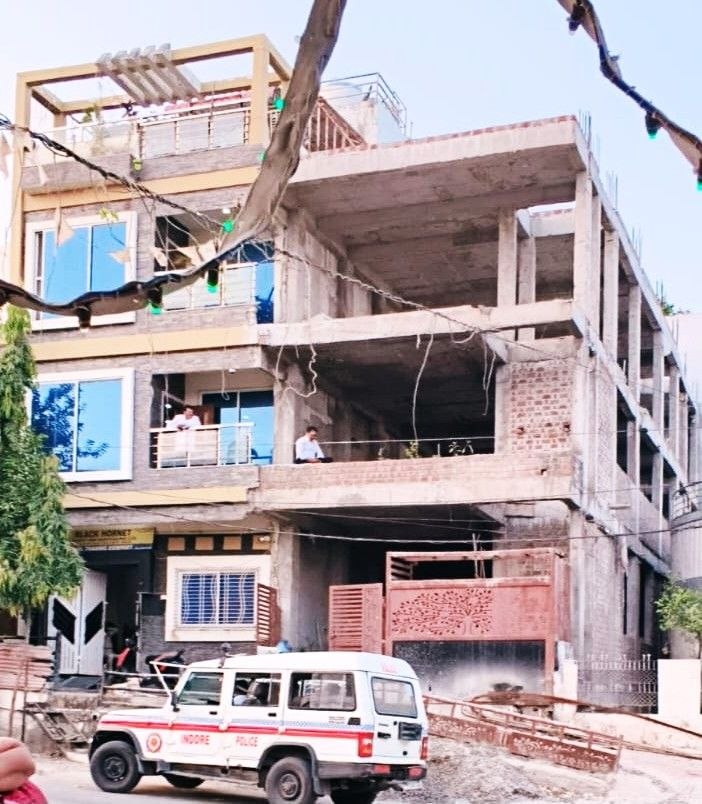 हेड कॉन्स्टेबल के पास 6.26 करोड़ की संपत्ति, 15 ठिकानों पर लोकायुक्त की छापेमारी, मां और पत्नी के नाम भी फर्म!