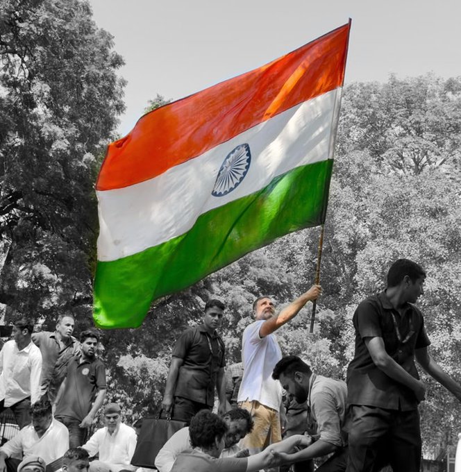 राहुल की गांधीगिरी: चुनाव आयोग के खिलाफ विपक्ष का मार्च