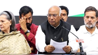 6 अक्टूबर को चुनाव आयोग पर मार्च, 19 विपक्षी दल होंगे साथ, 2 से 8 अक्टूबर तक देशभर में ‘सेव डेमोक्रेसी मार्च!’