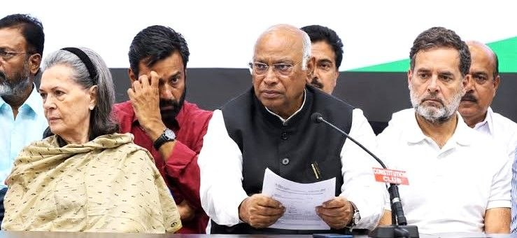 6 अक्टूबर को चुनाव आयोग पर मार्च, 19 विपक्षी दल होंगे साथ, 2 से 8 अक्टूबर तक देशभर में ‘सेव डेमोक्रेसी मार्च!’