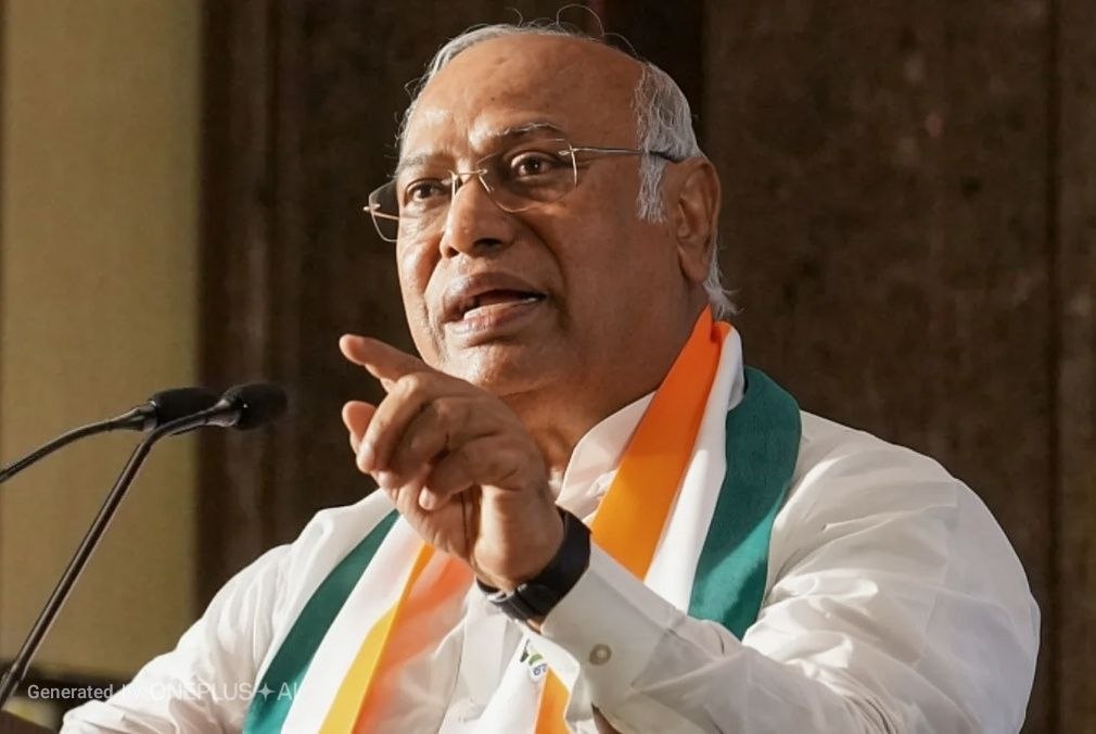 सीईसी के इस्तीफे पर अड़ी कांग्रेस, एसआईआर रद्द करने और मतपत्र से चुनाव की भी मांग!