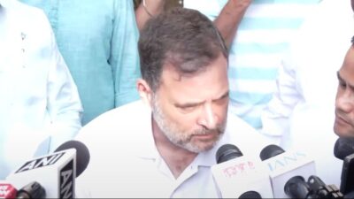 चुनाव आयोग के खिलाफ विपक्ष का प्रदर्शन जारी, राहुल बोले- मेरे खिलाफ 45 FIR हैं, चाहता हूं 100 हों।
