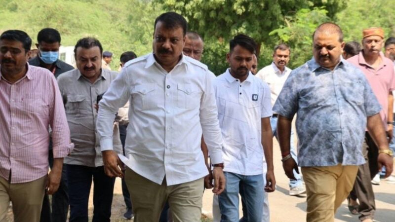 कैमोर में एस्बेस्टस कचरे का खतरा, उमंग सिंघार ने उठाए सवाल, 10 लाख टन दूषित कचरा, 5 हजार के बीमार होने का आरोप