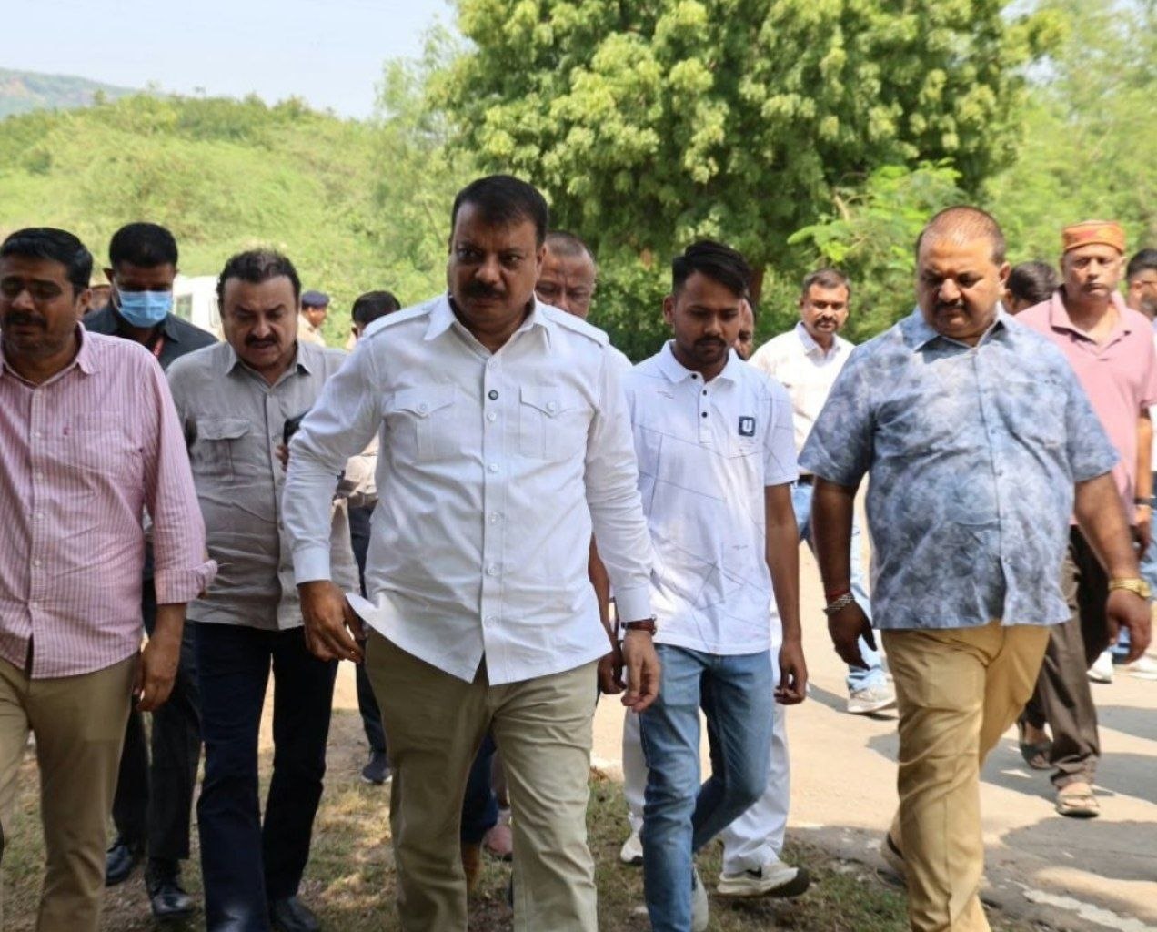 कैमोर में एस्बेस्टस कचरे का खतरा, उमंग सिंघार ने उठाए सवाल, 10 लाख टन दूषित कचरा, 5 हजार के बीमार होने का आरोप