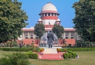 विजयन मामले में सुप्रीम कोर्ट की हाईकोर्ट से पूछताछ, जांच पर 7 दिन की रोक